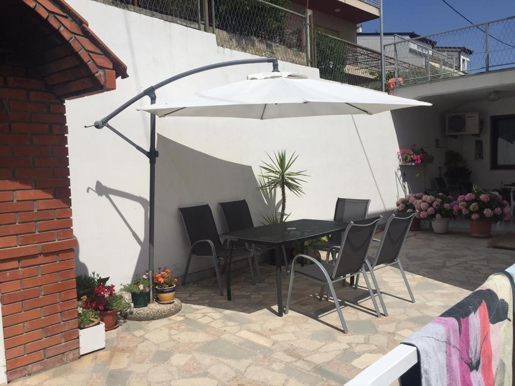 Apartment Gloria Подстрана Экстерьер фото